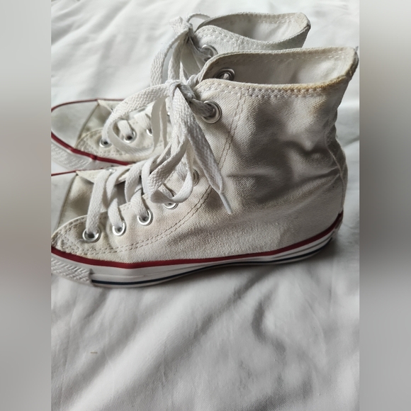 Converse All Star Hi-Top Ladies Tennis Shoes. Size 5.5. White Colored. - Picture 2 of 6
